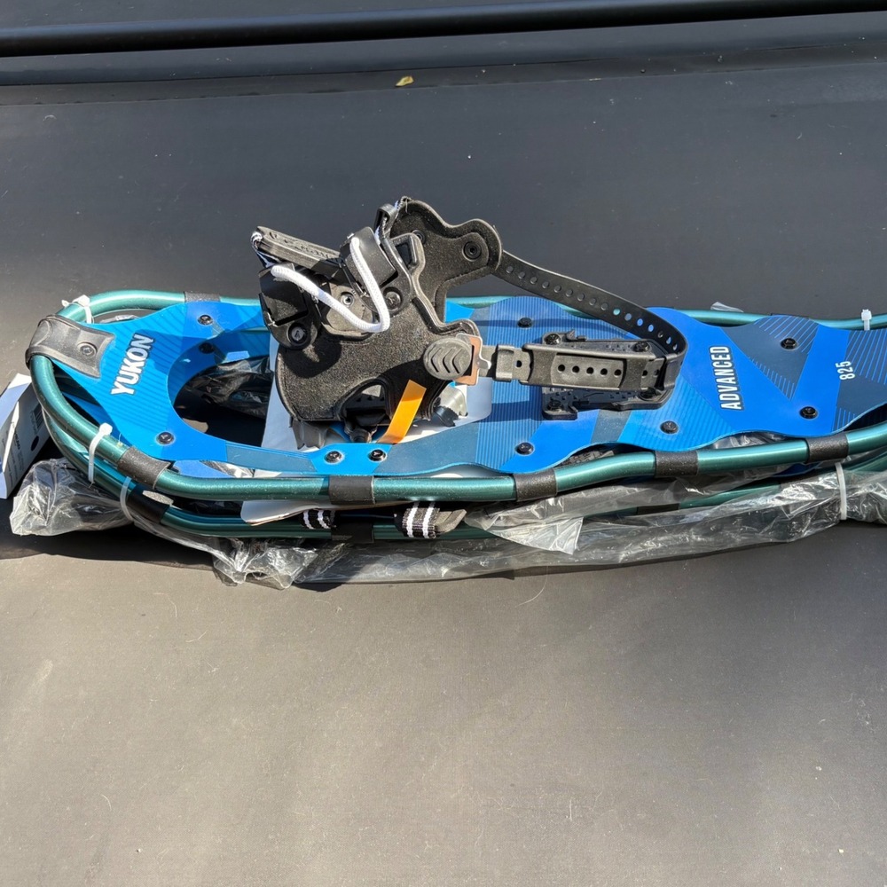 Yukon Advanced 825 Mens Snowshoes Blue 8x25 80-3010K-DSG With Poles and Bag